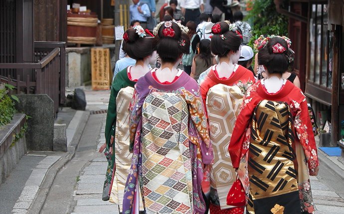 7 Japanese Customs You Need to Know | Vacation Now