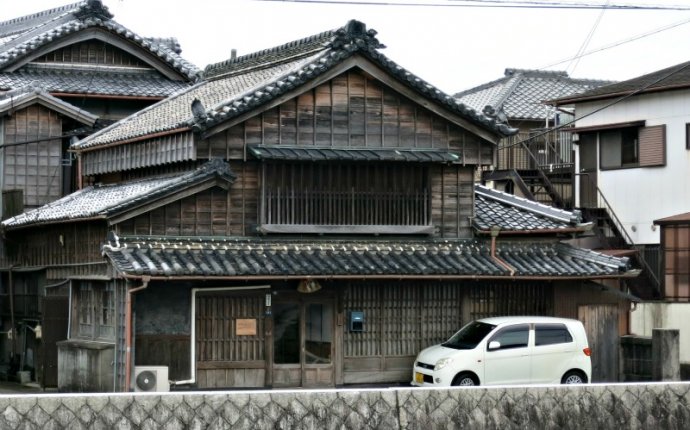 Japan Houses - A Look at Current and Traditional Japanese Homes